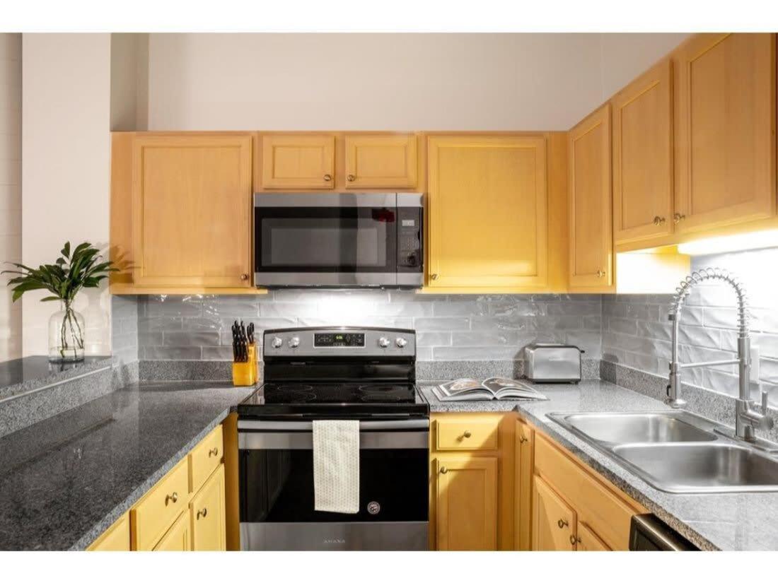 Bold 2Br 2Ba In The Block Apartment By Cozysuites! 印第安納波利斯 外观 照片